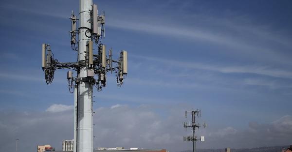 photo of AT&T and Verizon are going to build cell towers together image