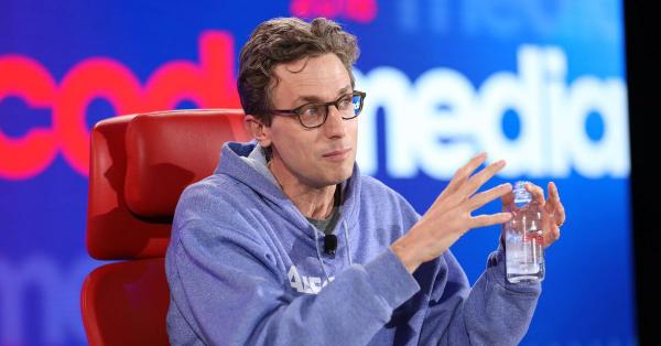 photo of BuzzFeed CEO Jonah Peretti says Facebook should share revenue as well as traffic image