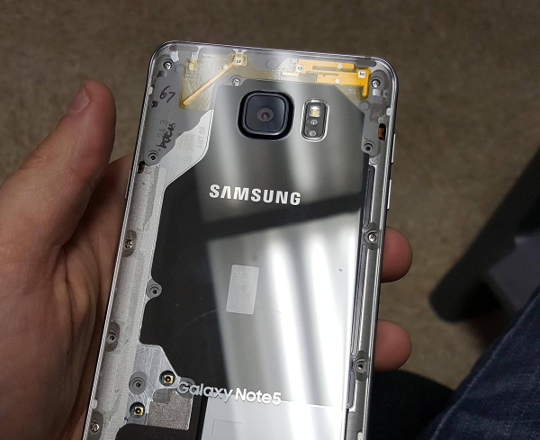 photo of A heat gun, suction cup, razor and bravery yields a clear Galaxy Note 5 image