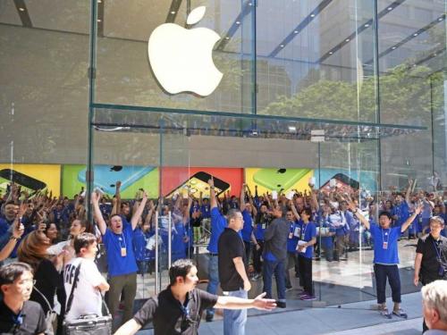 photo of Apple May Be Planning Some Big Changes For Its Retail Stores And Genius Bar (AAPL) image