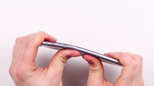 photo of That bendable iPhone 6 screen isn't a feature image