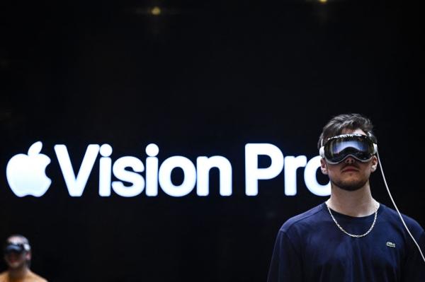 Apple's VR retreat deepens with rumored…