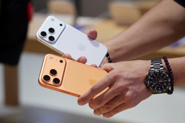 Apple may delay iPhone 18 base model to…