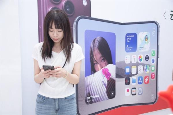 Apple's foldable iPhone Duo launches in…