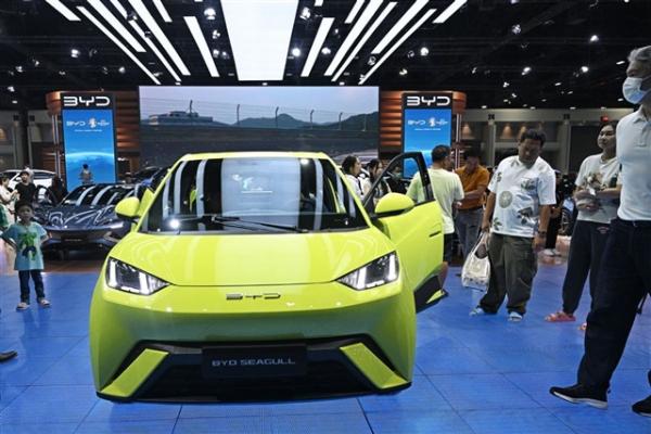 photo of BYD surges ahead in R&D, exceeding Tesla with satcom debut 'on the road' image
