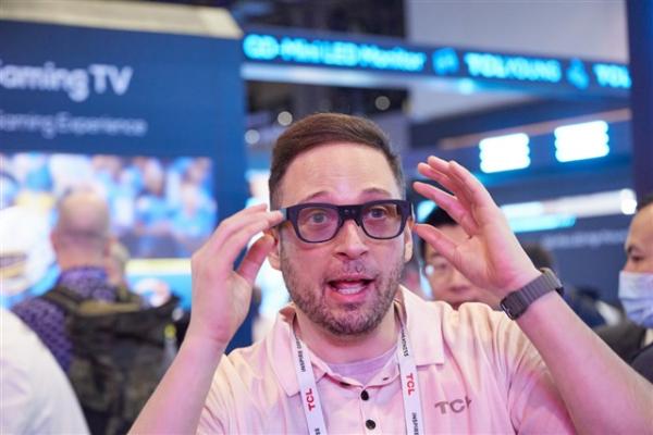 Challenges linger as AI glasses seek to…