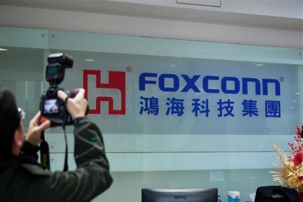 Editor's pick: How Foxconn's CDMS model…