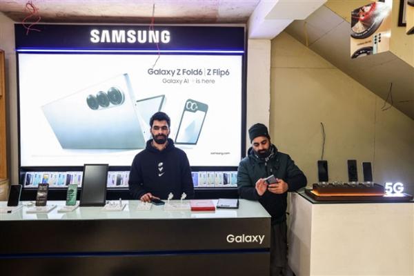 Samsung faces growth challenges in India as prolonged labor strike disrupts operations