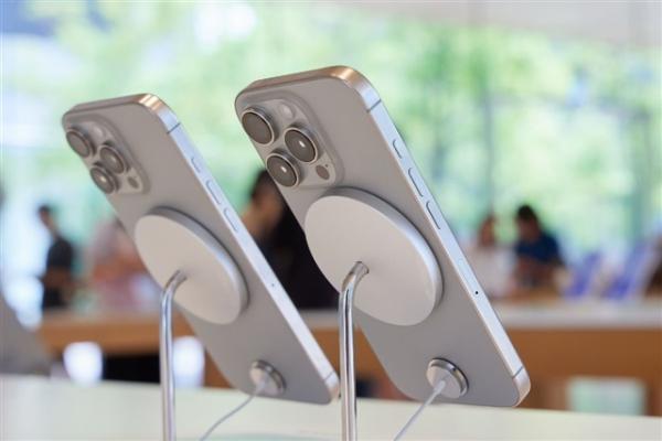 photo of Apple beats expectations as iPhone sales inch higher, supply chain sees signs of a rebound image