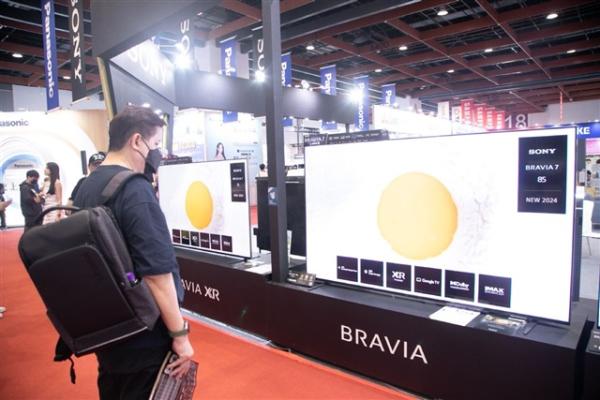 photo of TV panel market cools amid tariff uncertainty and early inventory buildup image