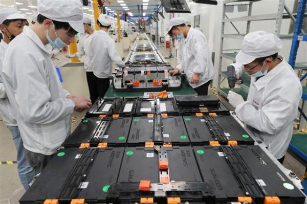 photo of Trump tariffs boost US lithium battery manufacturing image