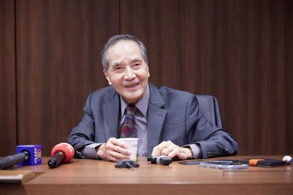 photo of Moore's Law of Economy: Former TSMC exec warns semiconductor talent gap could widen 15-fold image