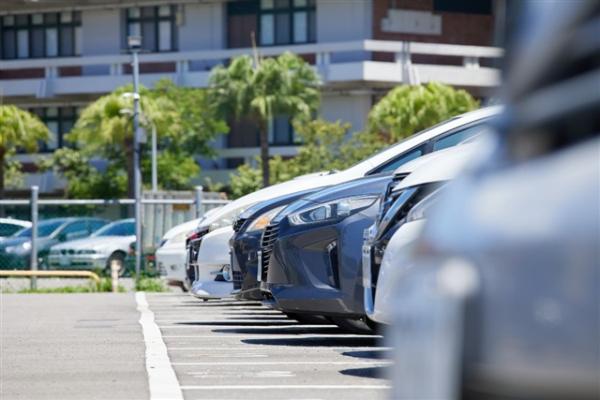 Taiwan's auto suppliers race to…