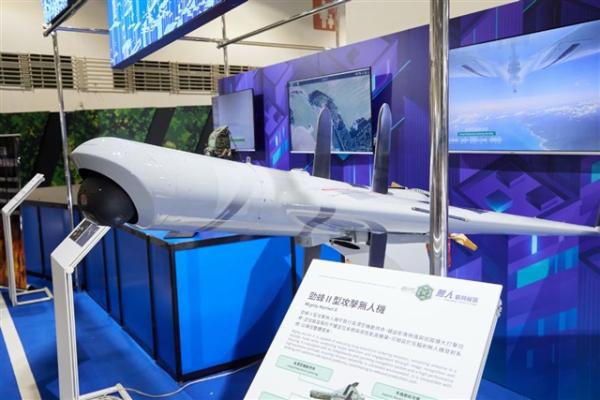 Taiwan bets on drone swarms with Anduril…