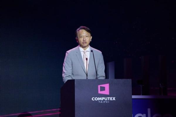 photo of Acer chair says AI agents could reignite PC demand image