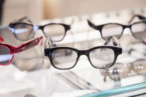 AI glasses race turns into a battle of…