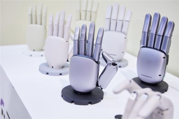China's price war cuts humanoid robot&hellip;