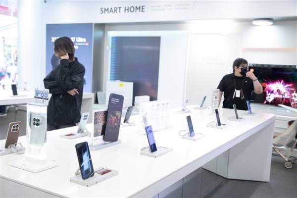 photo of Android brands continue lowering lower-end smartphone shipment forecasts as pressure mounts on chip suppliers image