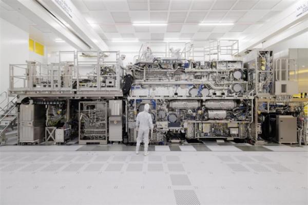 photo of ASML raises 2026 sales outlook as AI-fueled logic and memory demand accelerates image
