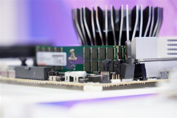 Apple is only the test: Chinese memory…