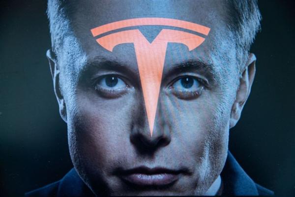 Tesla doubles down on custom AI chips as&hellip;