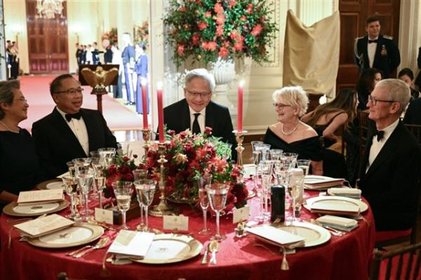 Trump-Xi state dinner draws tech titans&hellip;