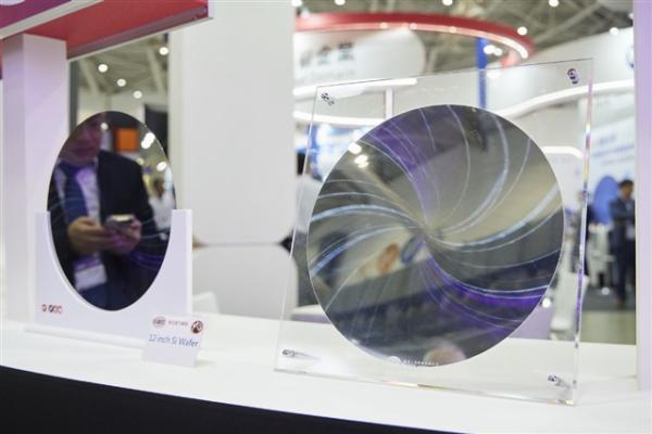 photo of Semiconductor equipment demand rises as risks curb AI bubble image