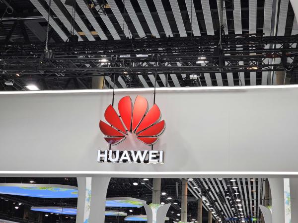 photo of Taiwan places export controls on Huawei and SMIC image