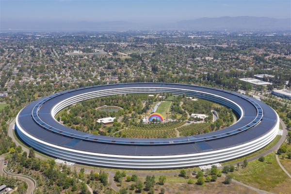 photo of Former Apple VP takes over the Pentagon's Silicon Valley adventure image