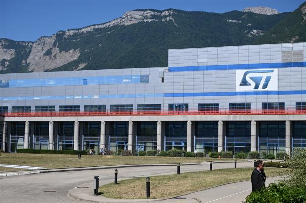 photo of STMicroelectronics hits 71% renewable electricity, targets 100% by 2027 image