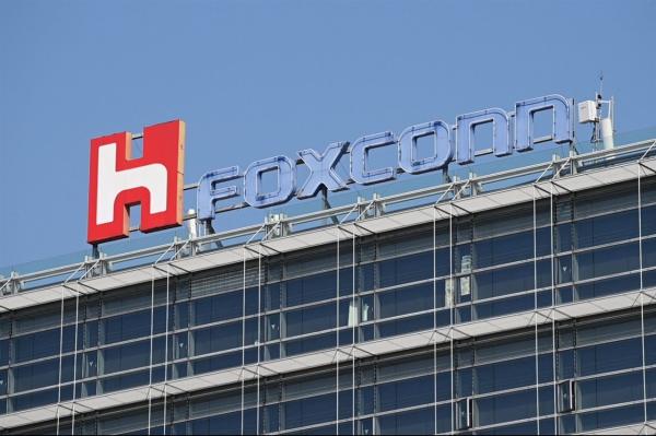 photo of Foxconn and Porotech join forces to advance AR display technology image