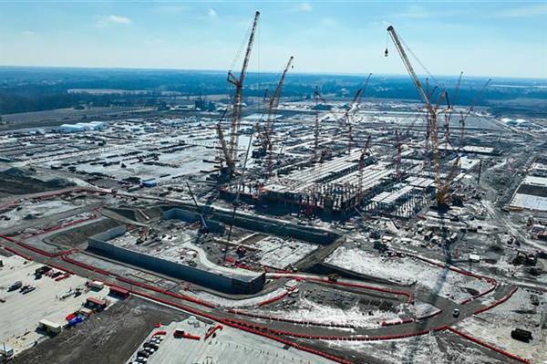 photo of SK Hynix denies report it is pursuing deal for Intel's Ohio fab image