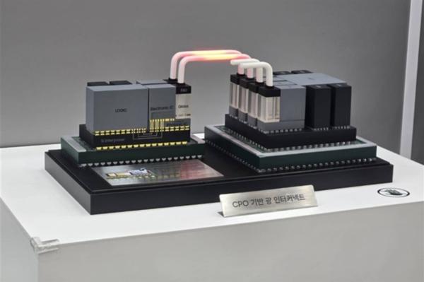 Samsung diverges from TSMC on FOPLP:&hellip;
