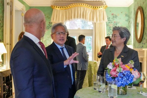 Jensen Huang, Lisa Su join Tsinghua…