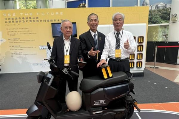 photo of Taiwan's top petroleum firm launches soft carbon battery and swapping network for electric motorcycles image