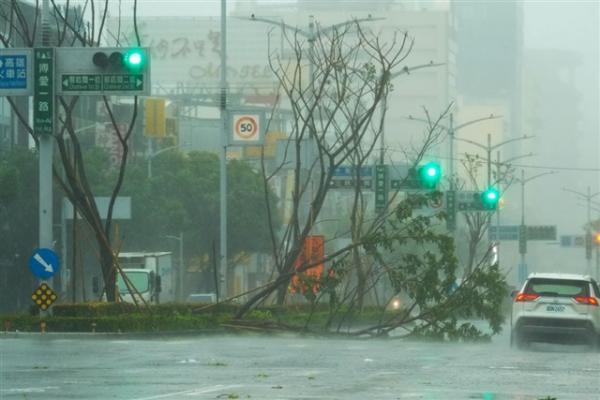 photo of Taiwanese supply chain resilient against Typhoon Krathon; global concerns shift to labor strikes and geopolitical… image