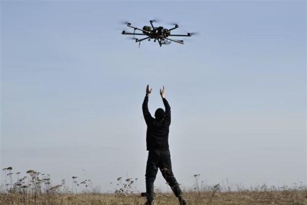 photo of Former US army secretary leads Taiwan defense talks ahead of Ukraine visit image