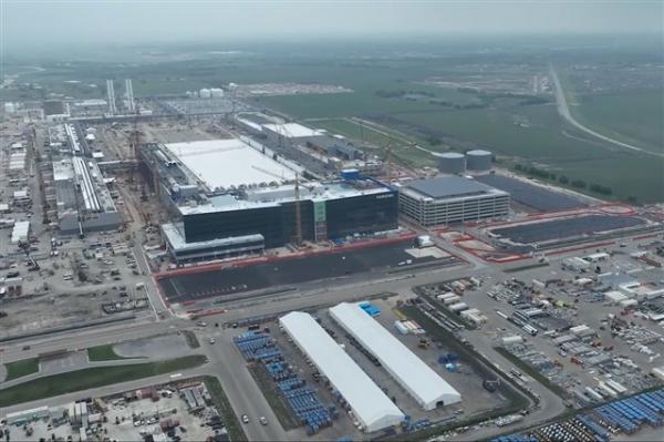 Analysis: Why Tesla is splitting AI5&hellip;