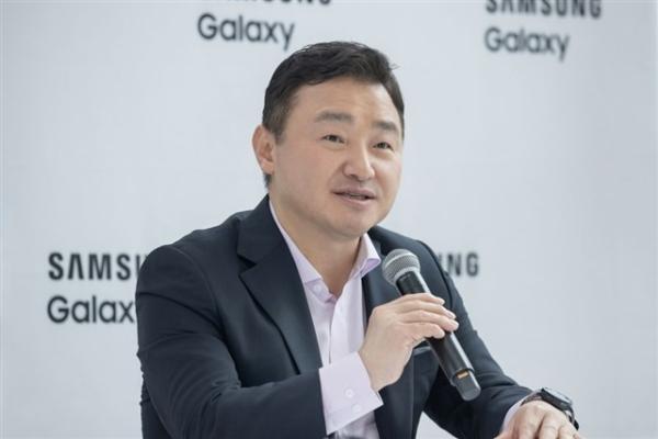 photo of Samsung's Roh Tae-moon visits Tokyo, targets Japan Android leadership image