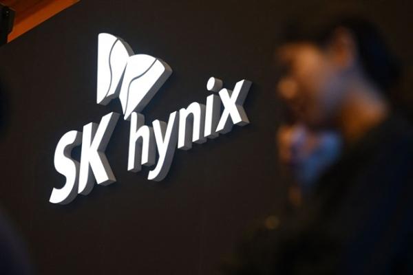 SK Hynix reportedly in talks with&hellip;