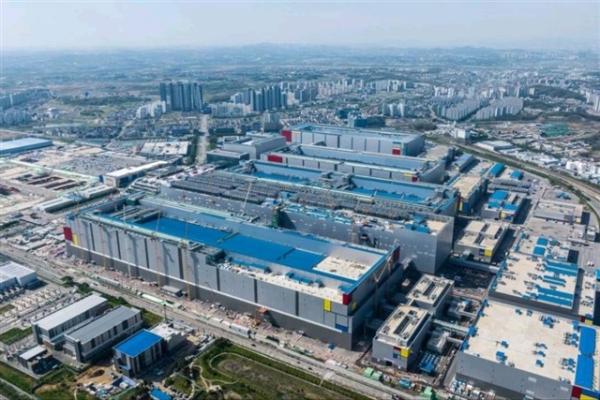 photo of Samsung Foundry launches new 2nm temperature sensor IP to improve chip thermal and area efficiency image