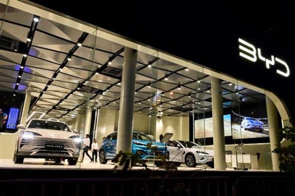 China's auto market stumbles as EV&hellip;