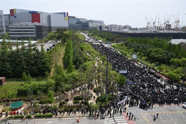photo of From chips to telecoms, South Korea faces an AI-era labor reckoning image