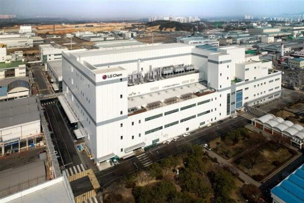 LG Chem weighs CCL expansion as AI chip&hellip;