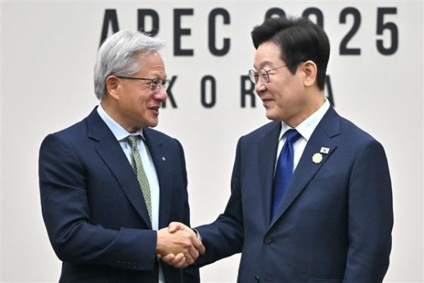 photo of South Korean president to meet Nvidia and OpenAI CEOs on US trip image