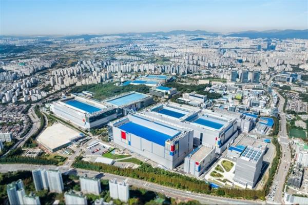 photo of Samsung weighs moving legacy memory backend work to Vietnam to free up capacity for HBM image