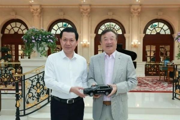 Huawei founder Zhengfei Ren reappears in…