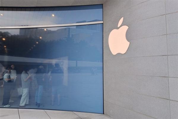 Apple's iPhone 18 order cuts expose&hellip;