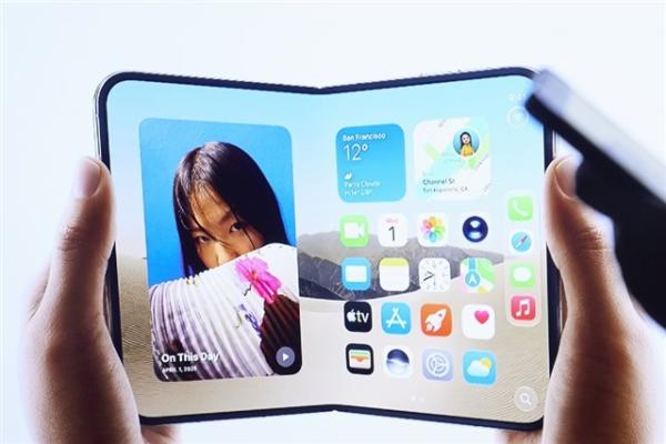 Exclusive: Apple raises iPhone Duo…