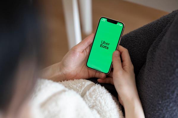 Uber Eats’ new Cart Assistant feature&hellip;
